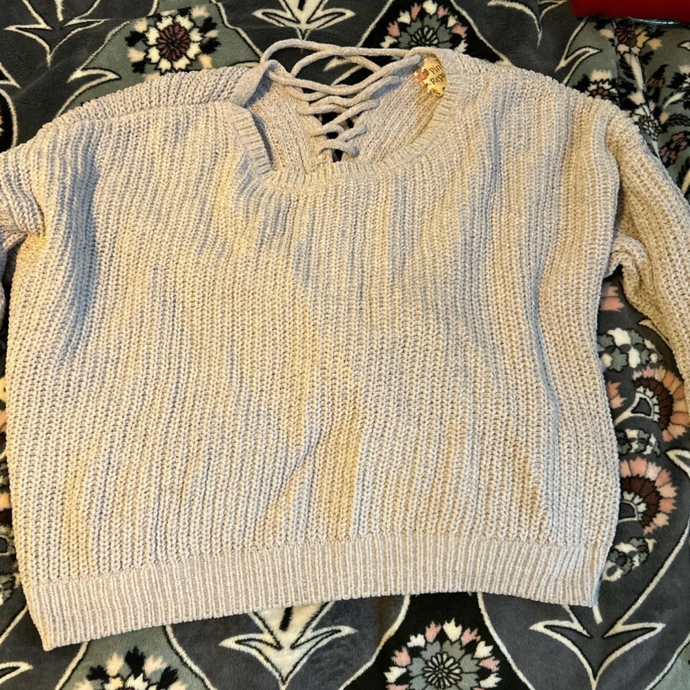 Light purple sweater with knot back